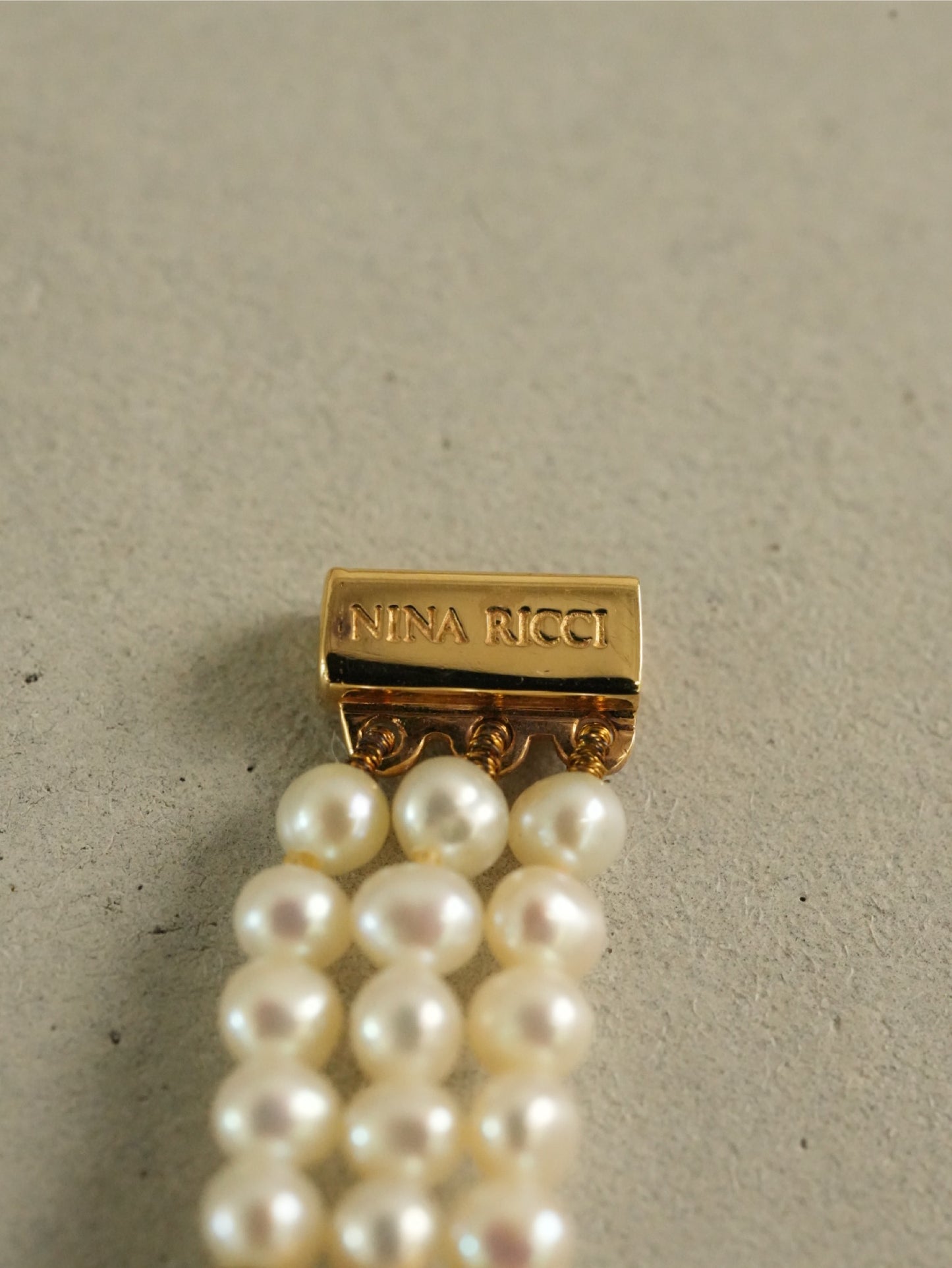 NINA RICCI Vintage Mother of Pearl Dial Watch Pearl Bracelet Set with Box & Two Extra Straps