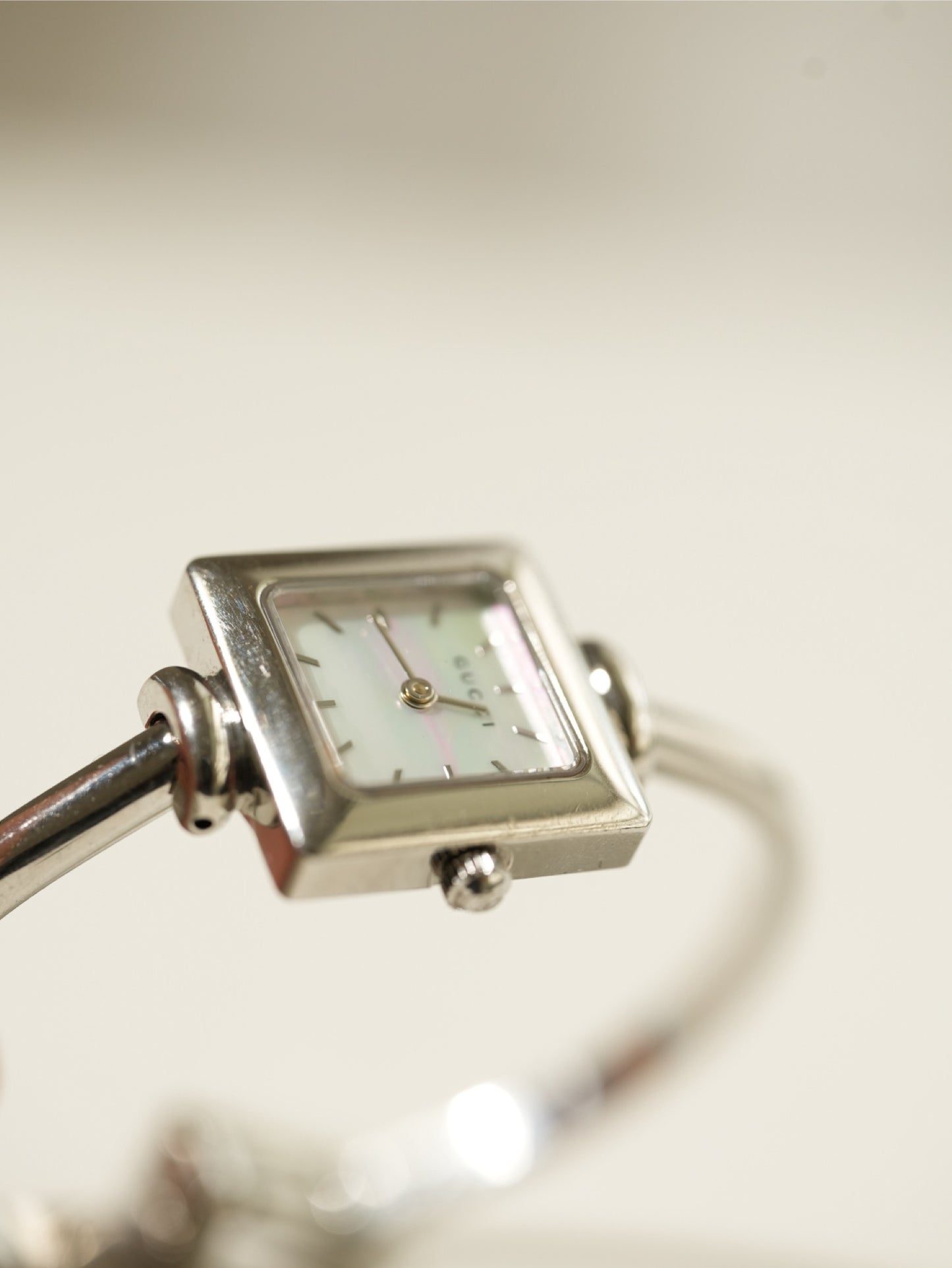 GUCCI 1900L – Mother of Pearl Dial 17665102 with box made in swiss