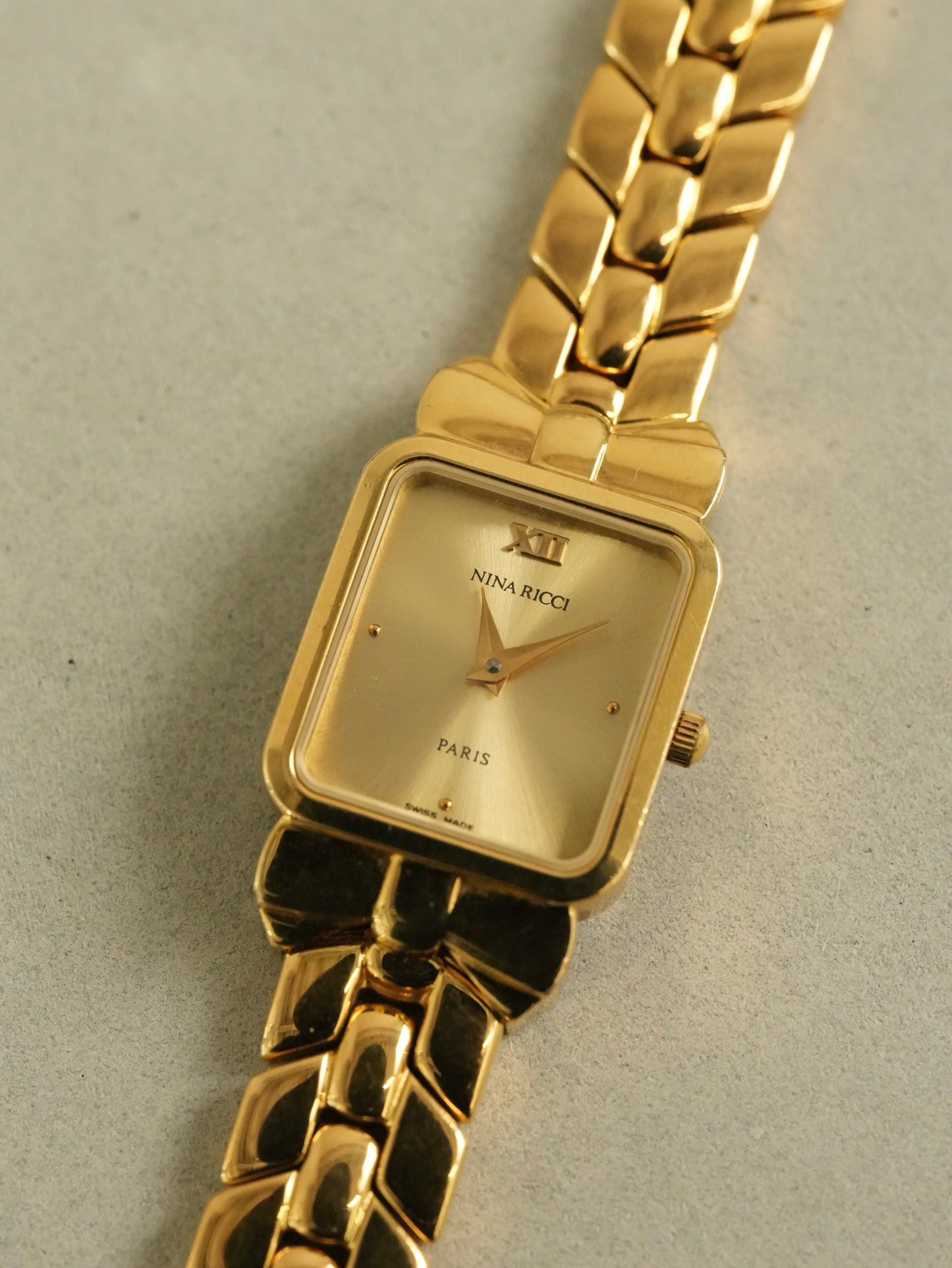 NINA RICCI Vintage Ribbon Motif Square Watch Gold Bracelet Model Swiss Made