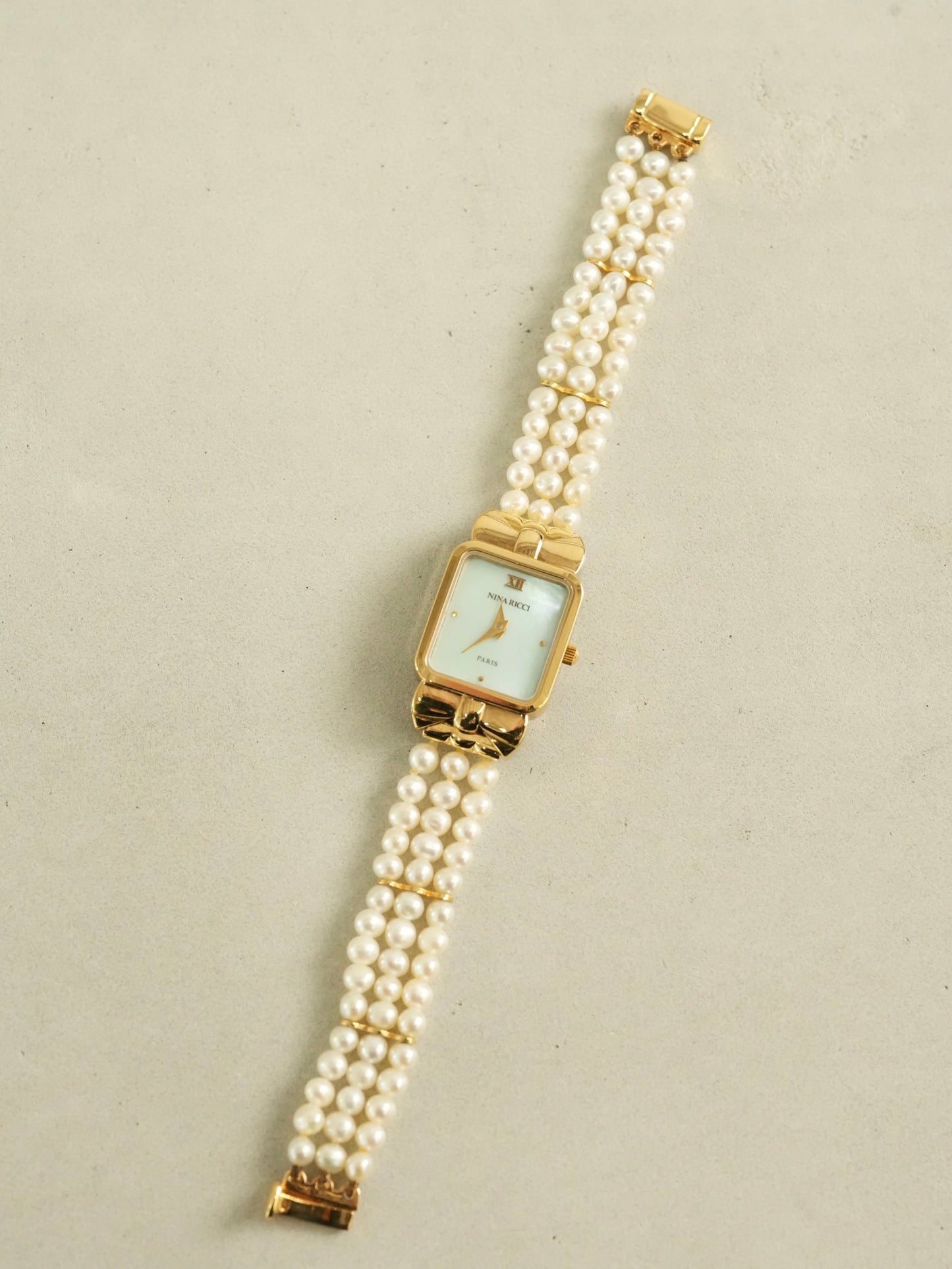 NINA RICCI Vintage Mother of Pearl Dial Watch Pearl Bracelet Set with Box & Two Extra Straps