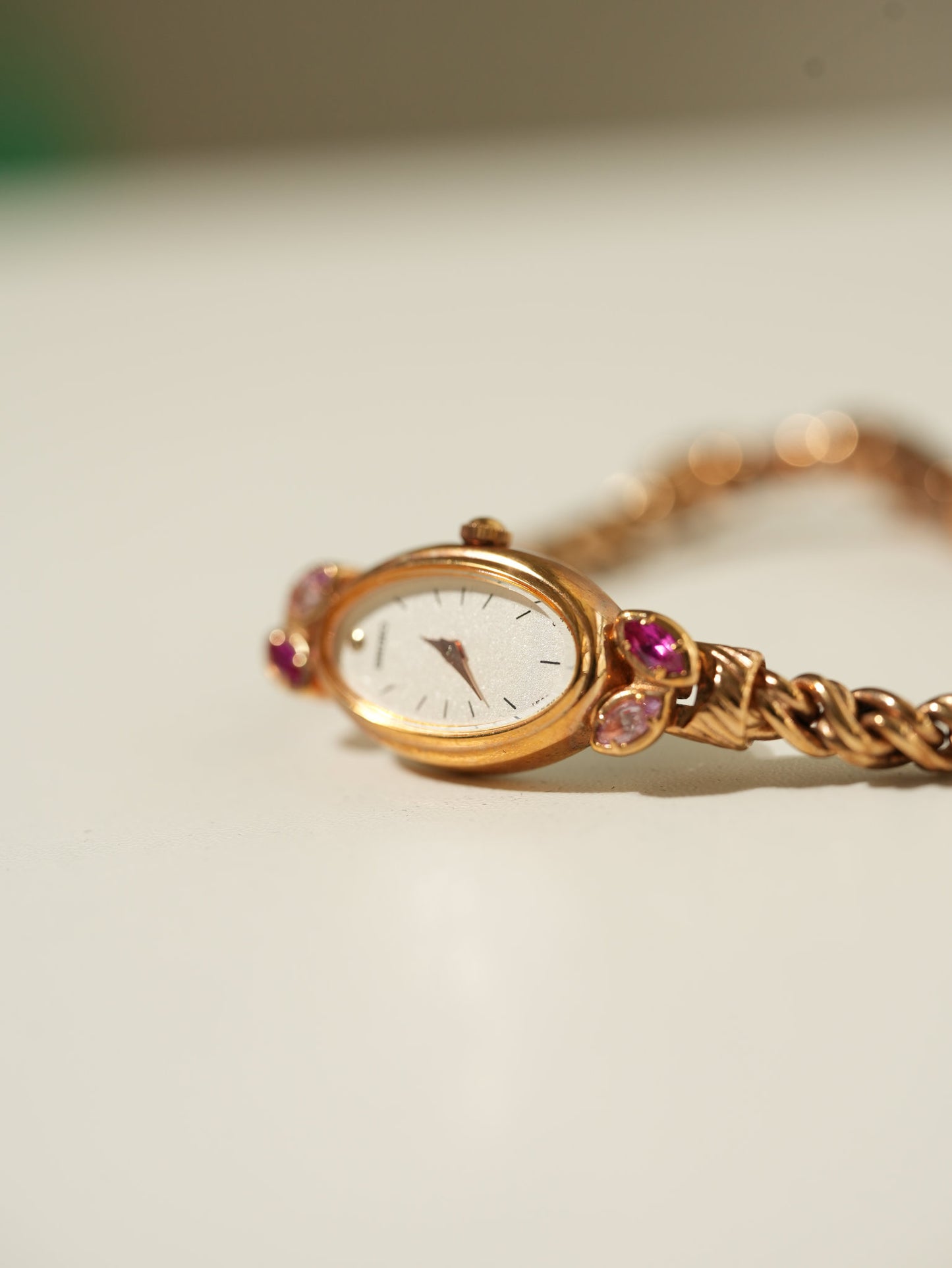 GUCCI MOP Dial Bangle