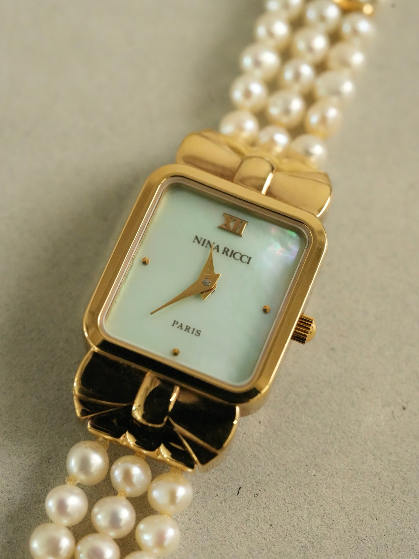 NINA RICCI Vintage Mother of Pearl Dial Watch Pearl Bracelet Set with Box & Two Extra Straps