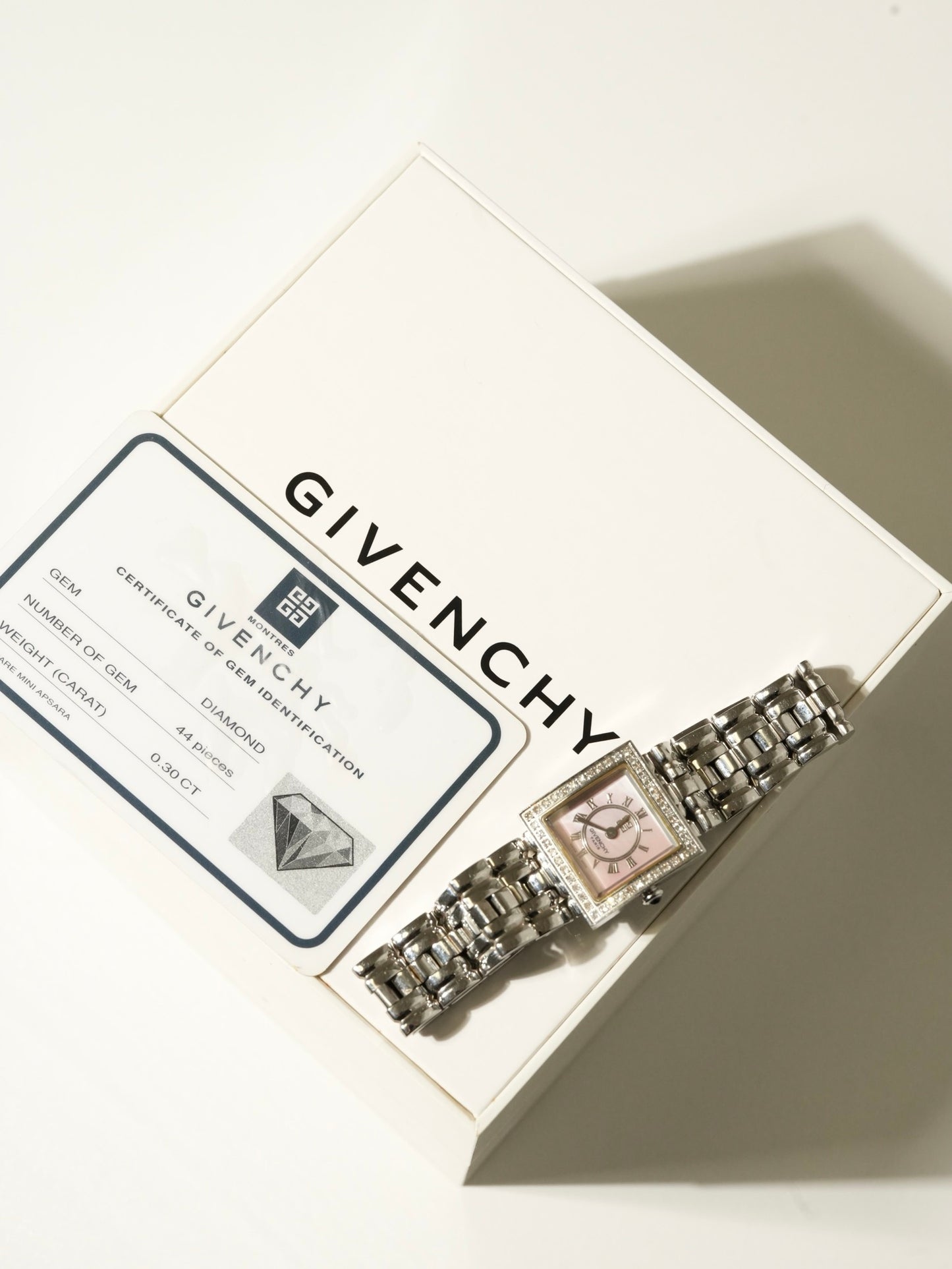 GIVENCHY pink dial / 0.3ct diamonds