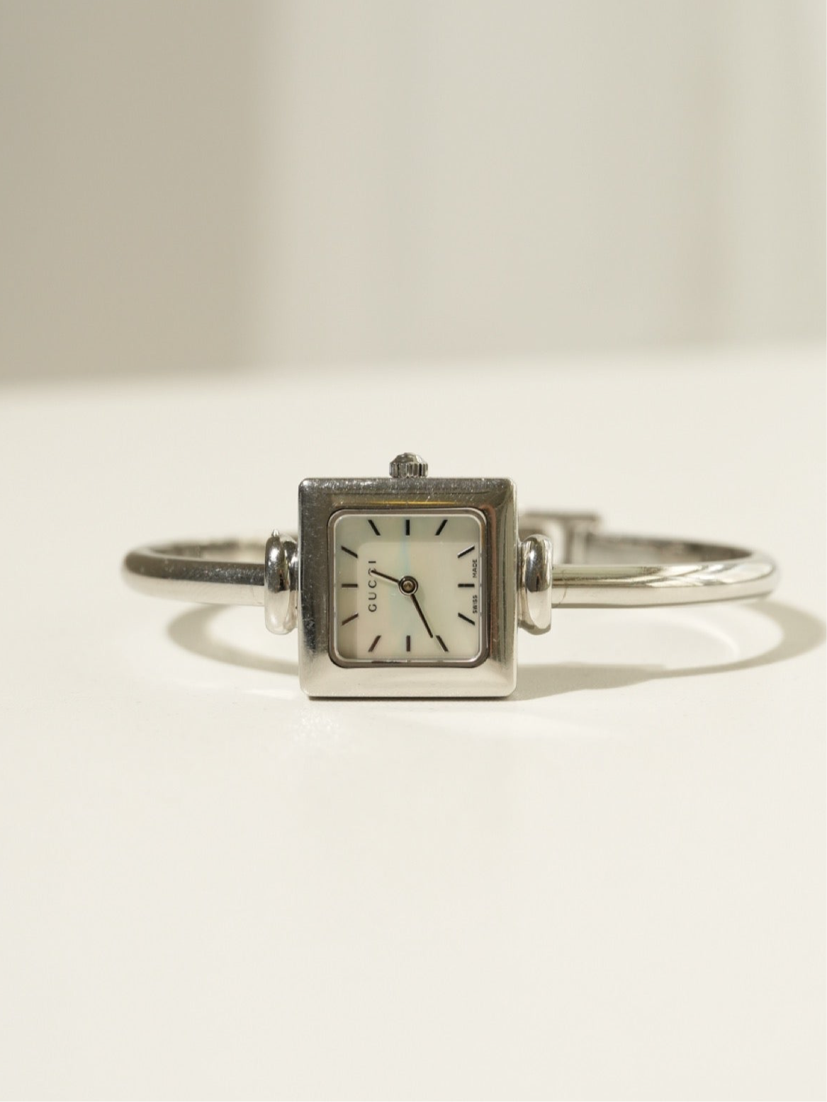 GUCCI 1900L – Mother of Pearl Dial 17665102 with box made in swiss