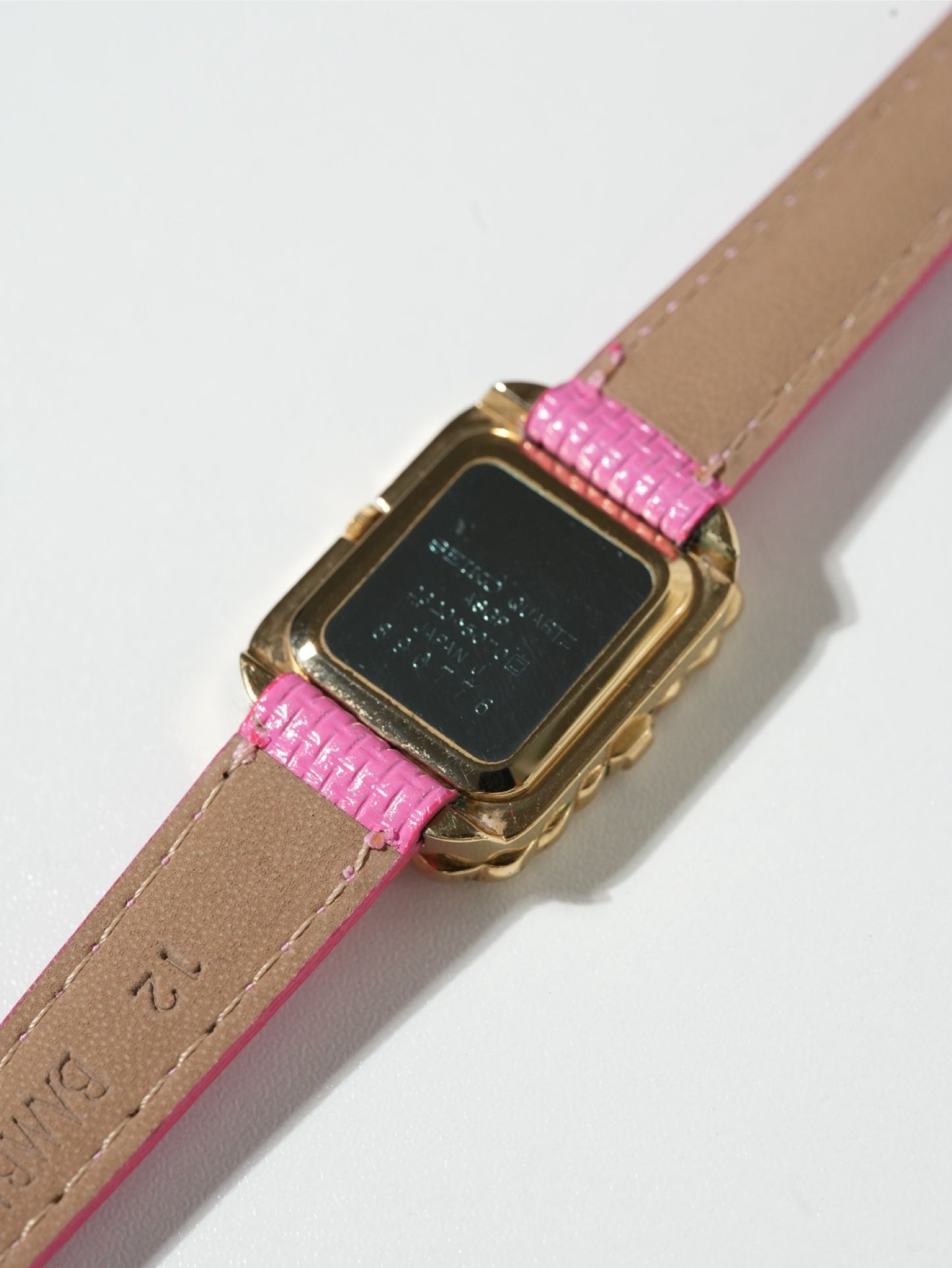 Nina Ricci Vintage Rope Bezel Gold Watch – Pink Strap