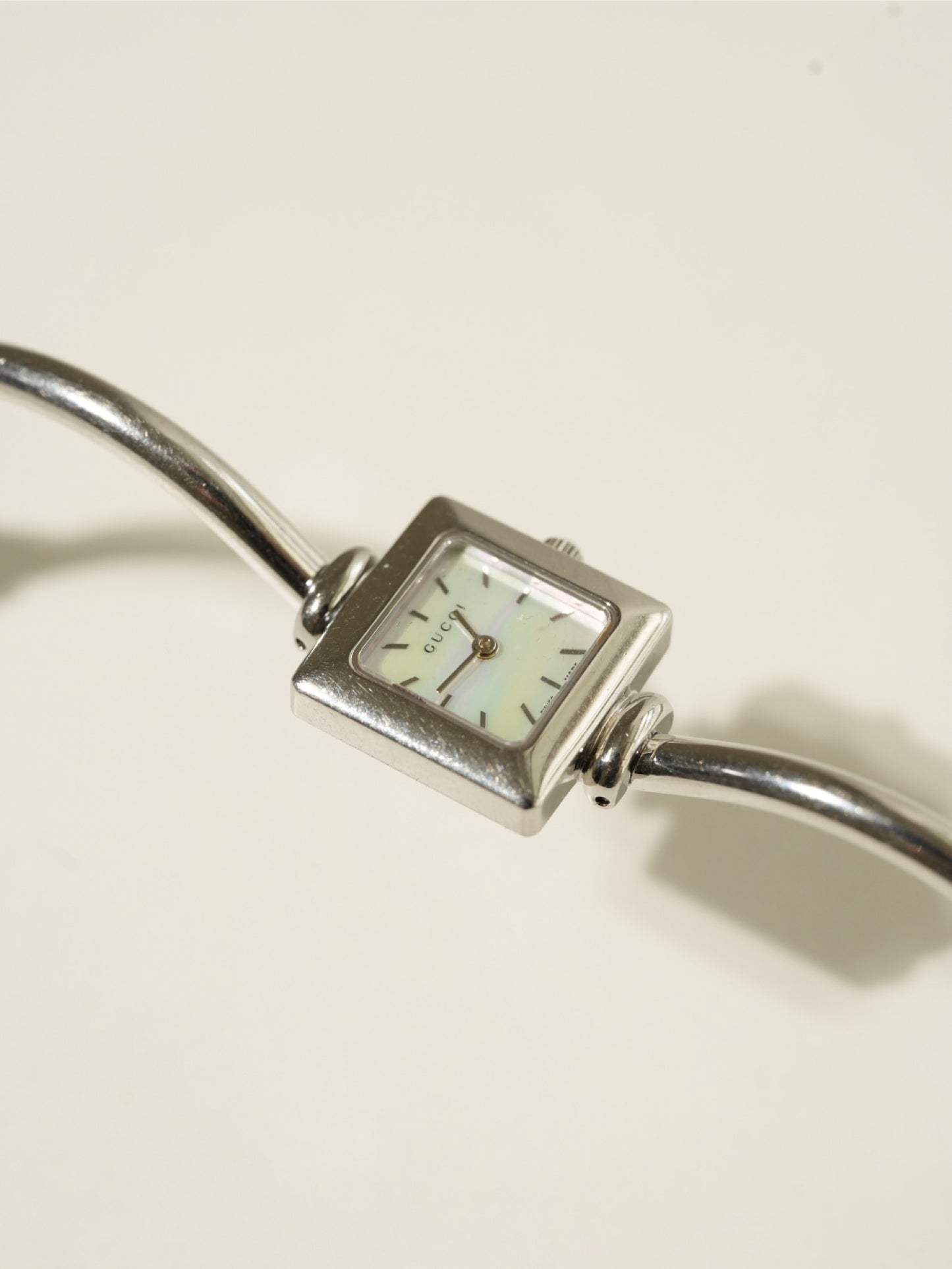 GUCCI 1900L – Mother of Pearl Dial 17665102 with box made in swiss