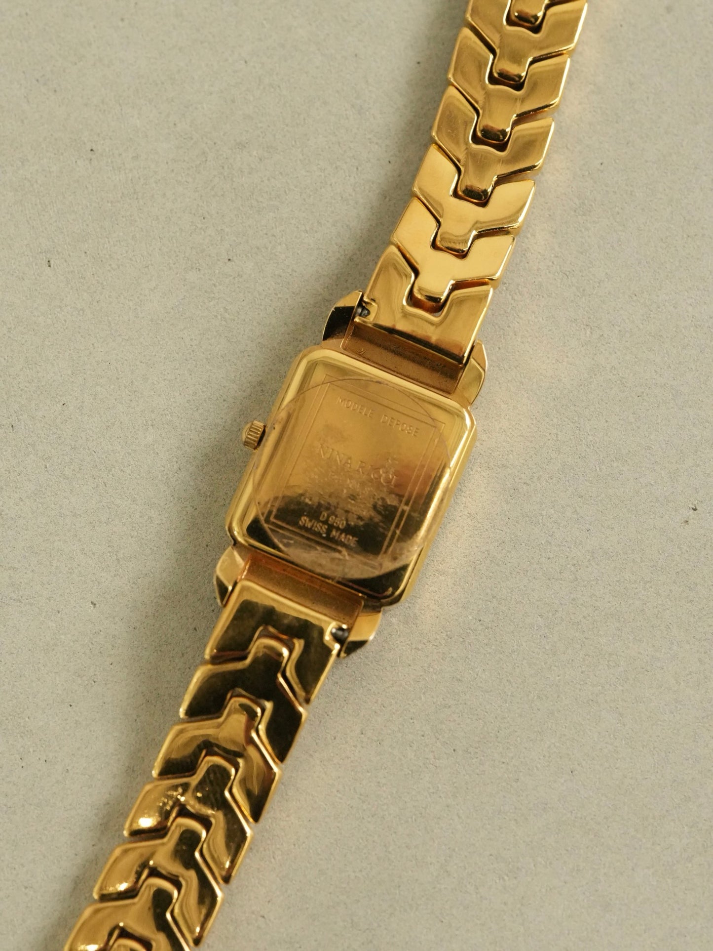 NINA RICCI Vintage Ribbon Motif Square Watch Gold Bracelet Model Swiss Made