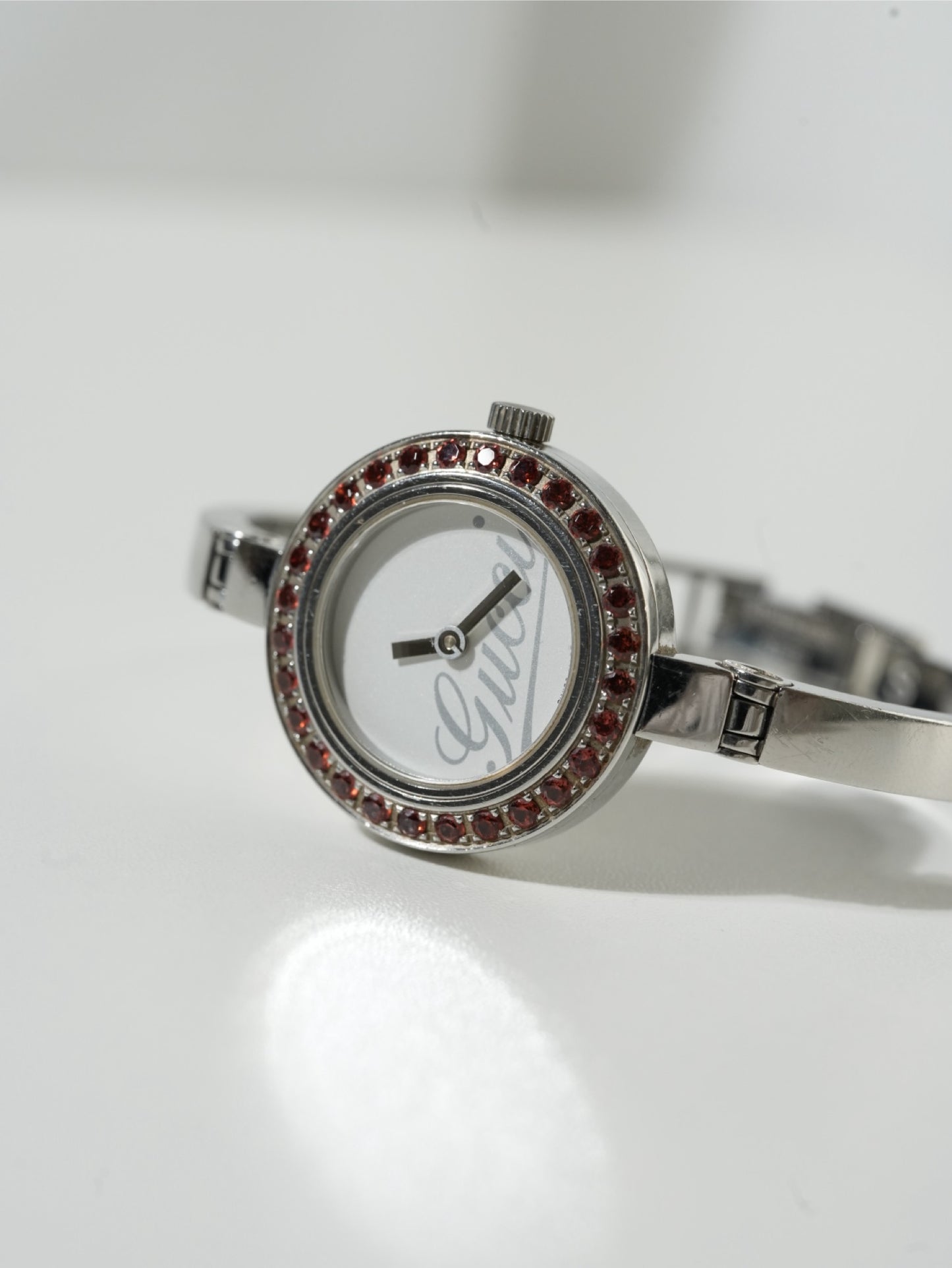 Gucci Garnet Bezel Bangle Watch – Silver Tone with box