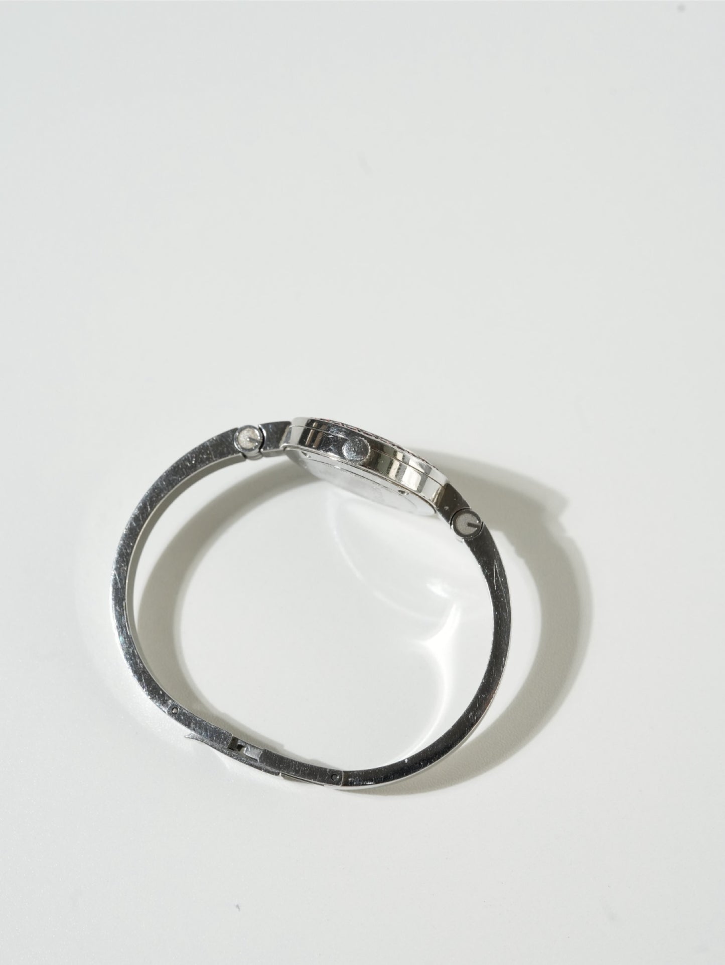 Gucci Garnet Bezel Bangle Watch – Silver Tone with box