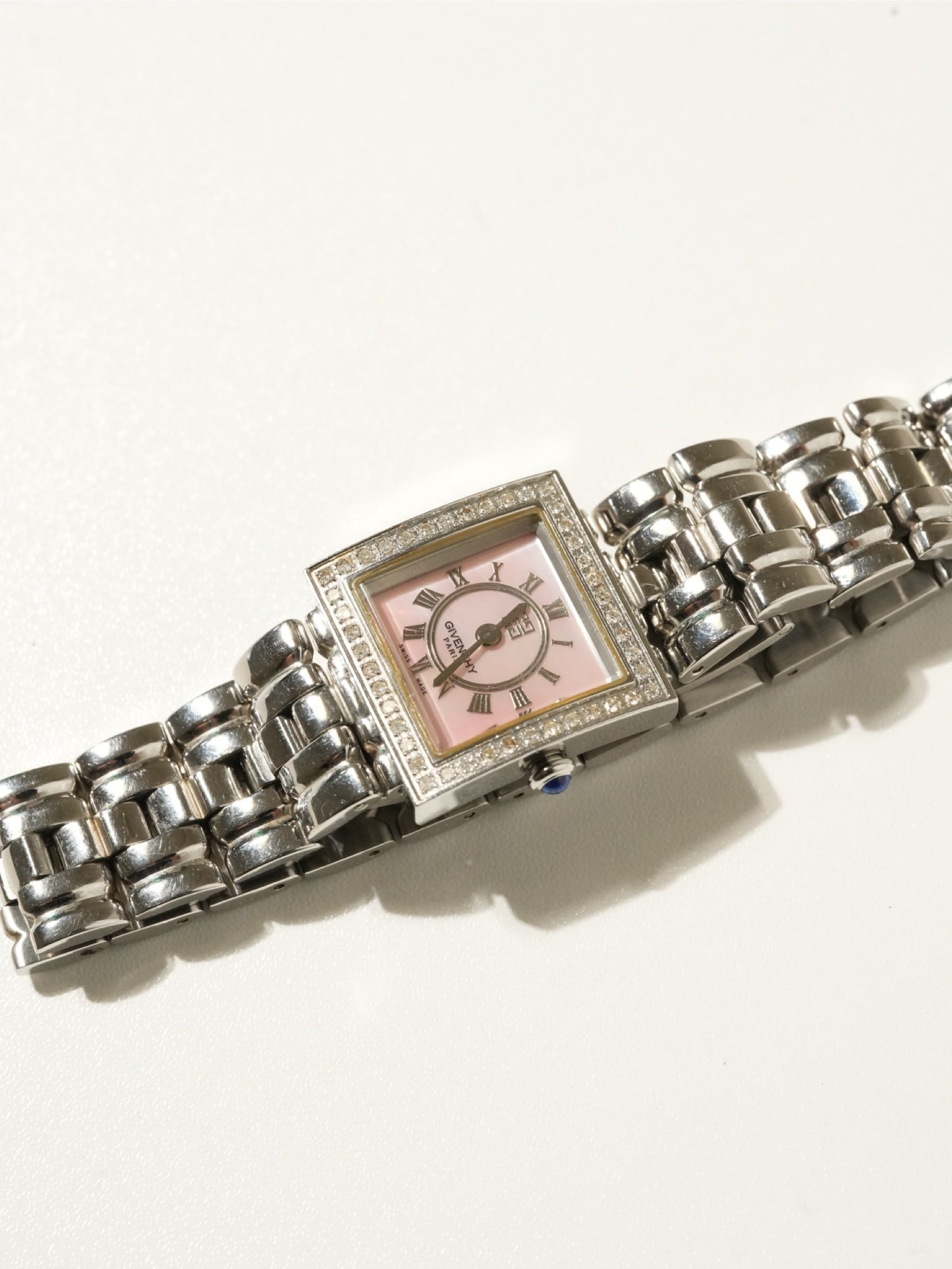 GIVENCHY pink dial / 0.3ct diamonds