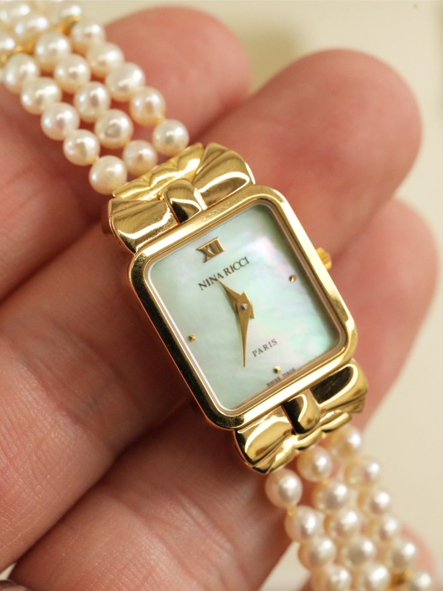 NINA RICCI Vintage Mother of Pearl Dial Watch Pearl Bracelet Set with Box & Two Extra Straps